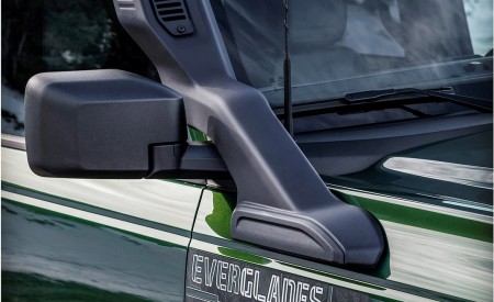 2022 Ford Bronco Everglades (Color: Eruption Green) Raised engine air intake Wallpapers 450x275 (44)