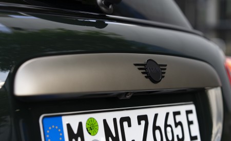 2022 Mini Cooper SE Resolute Edition Badge Wallpapers 450x275 (90)