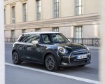 2022 Mini Cooper SE Resolute Edition Front Three-Quarter Wallpapers 150x120 (16)