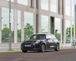 2022 Mini Cooper SE Resolute Edition Front Three-Quarter Wallpapers 150x120 (50)