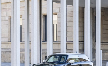 2022 Mini Cooper SE Resolute Edition Front Three-Quarter Wallpapers 450x275 (18)