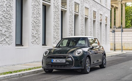 2022 Mini Cooper SE Resolute Edition Front Wallpapers 450x275 (41)