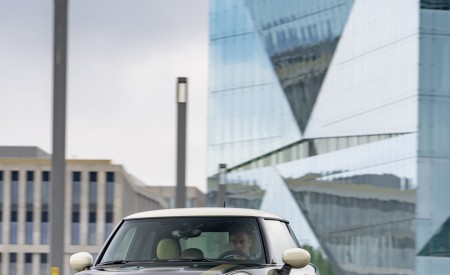 2022 Mini Cooper SE Resolute Edition Front Wallpapers 450x275 (38)