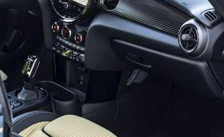 2022 Mini Cooper SE Resolute Edition Interior Front Seats Wallpapers 450x275 (97)