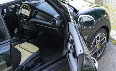 2022 Mini Cooper SE Resolute Edition Interior Wallpapers 450x275 (92)