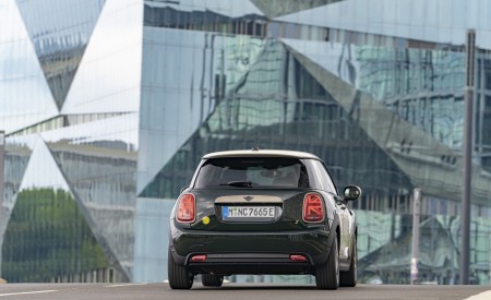 2022 Mini Cooper SE Resolute Edition Rear Wallpapers 450x275 (39)