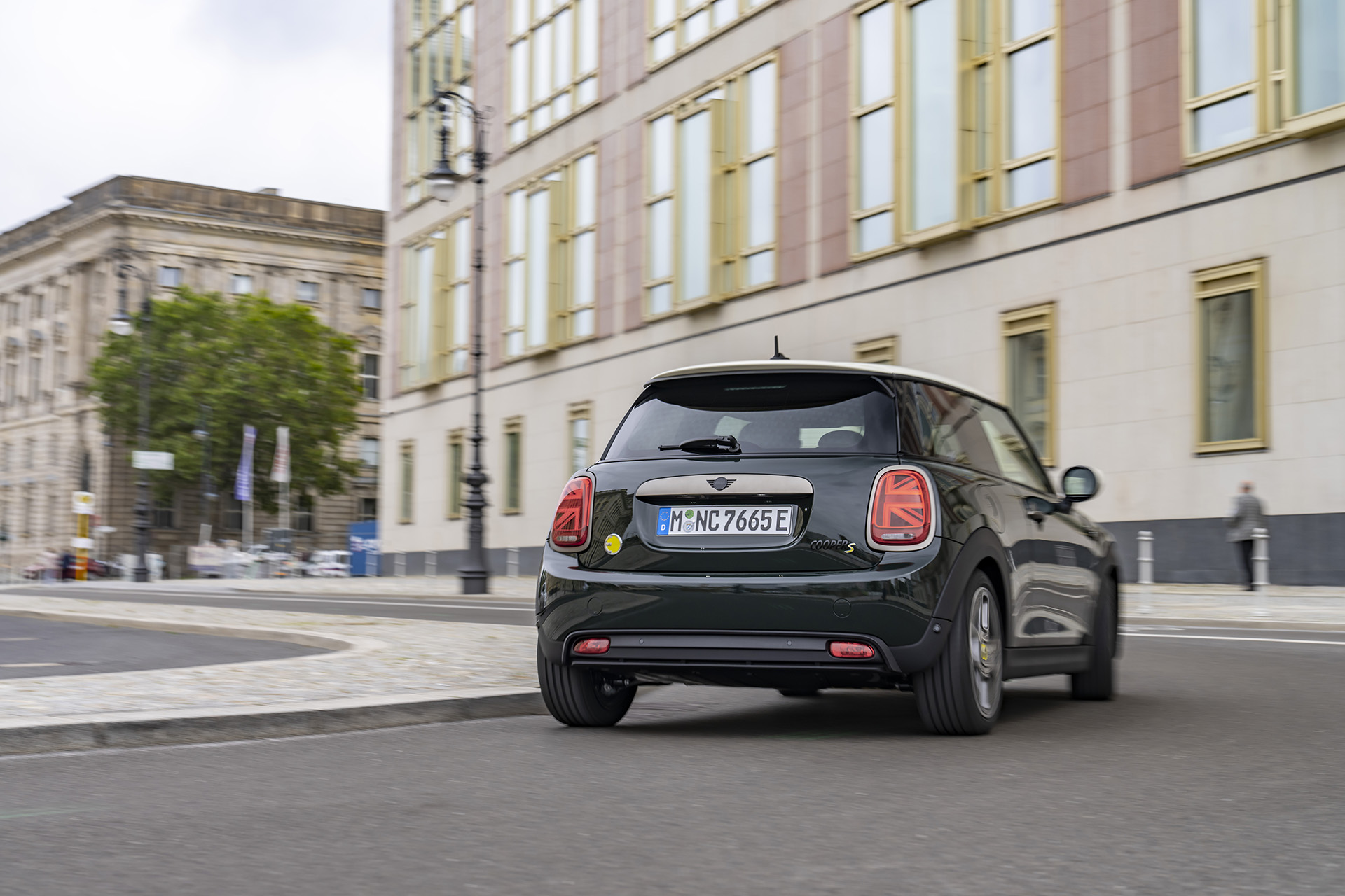 2022 Mini Cooper SE Resolute Edition Rear Wallpapers  (7)