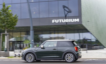 2022 Mini Cooper SE Resolute Edition Side Wallpapers 450x275 (55)