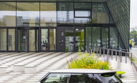 2022 Mini Cooper SE Resolute Edition Side Wallpapers 450x275 (54)