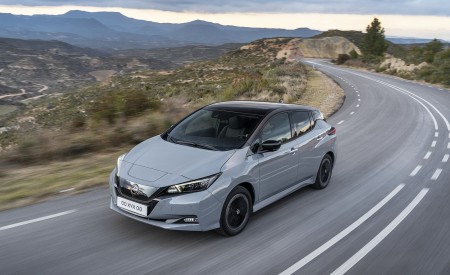 2022 Nissan Leaf (Euro-Spec) Front Three-Quarter Wallpapers 450x275 (17)