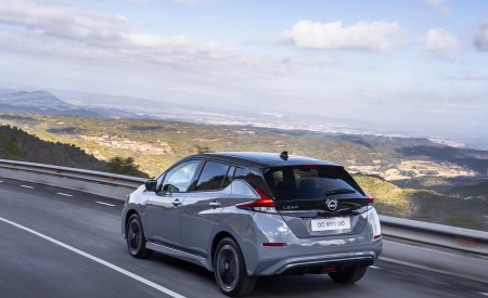 2022 Nissan Leaf (Euro-Spec) Rear Three-Quarter Wallpapers  450x275 (16)