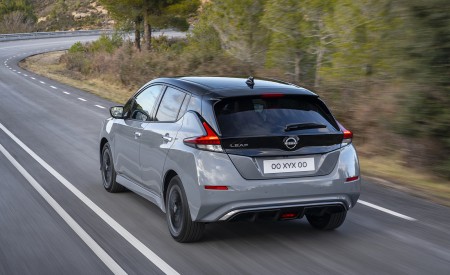 2022 Nissan Leaf (Euro-Spec) Rear Three-Quarter Wallpapers 450x275 (6)