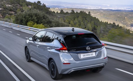 2022 Nissan Leaf (Euro-Spec) Rear Three-Quarter Wallpapers  450x275 (15)