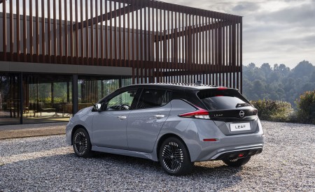2022 Nissan Leaf (Euro-Spec) Rear Three-Quarter Wallpapers 450x275 (28)