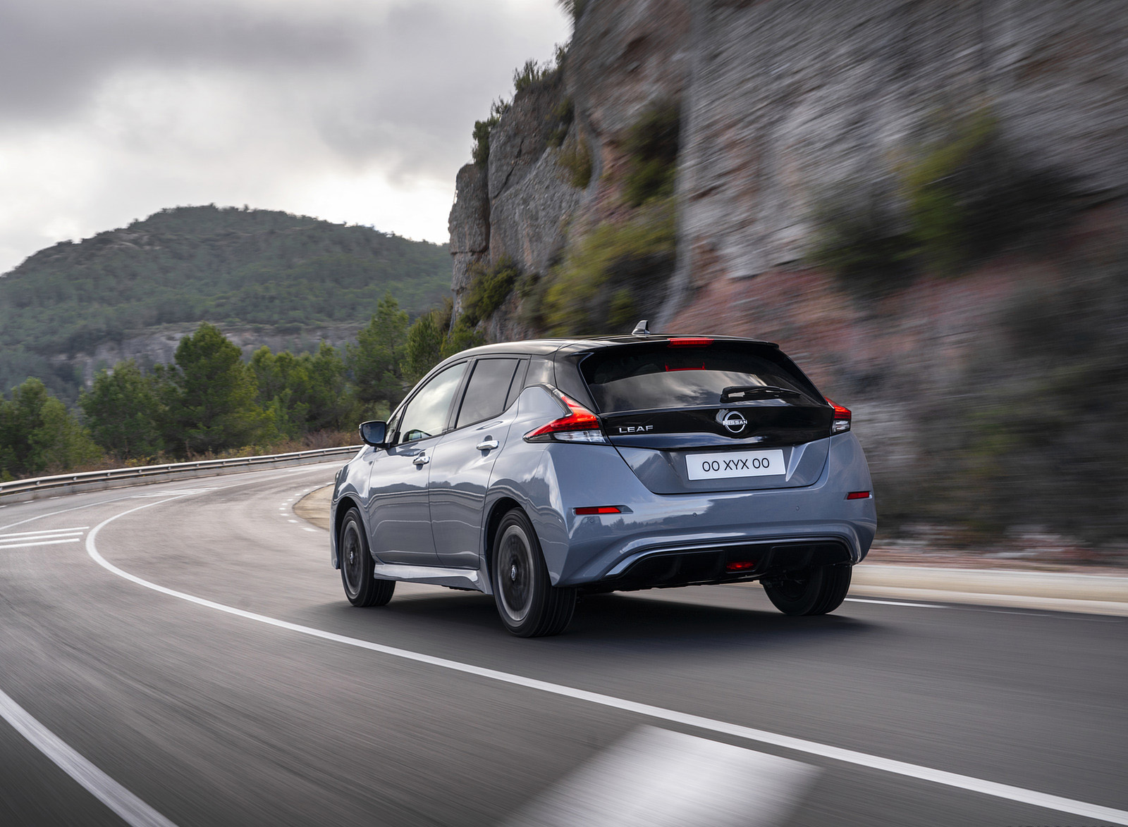 2022 Nissan Leaf (Euro-Spec) Rear Three-Quarter Wallpapers (14)