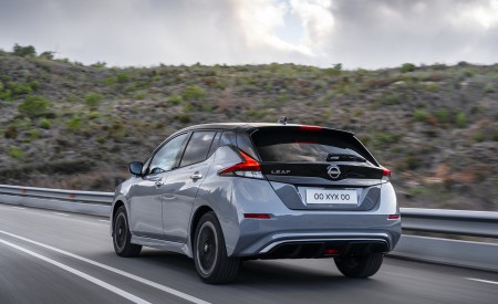 2022 Nissan Leaf (Euro-Spec) Rear Three-Quarter Wallpapers 450x275 (2)