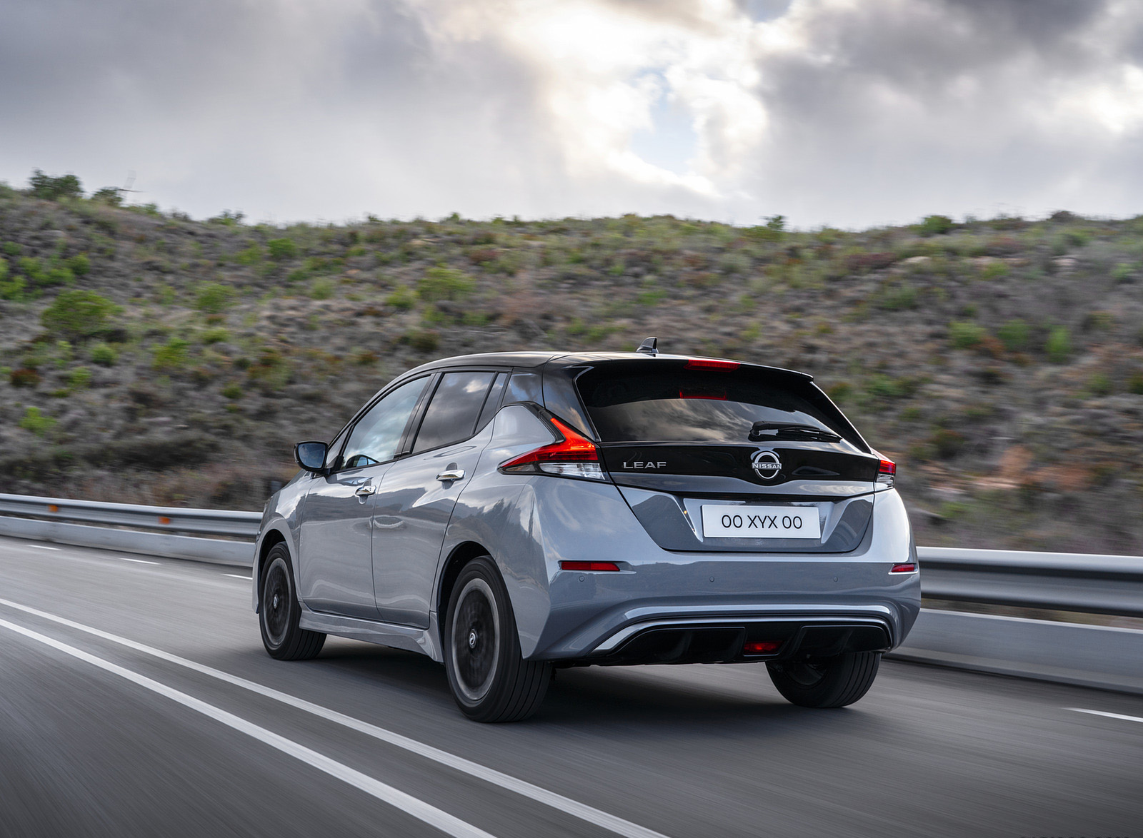2022 Nissan Leaf (Euro-Spec) Rear Three-Quarter Wallpapers (2)