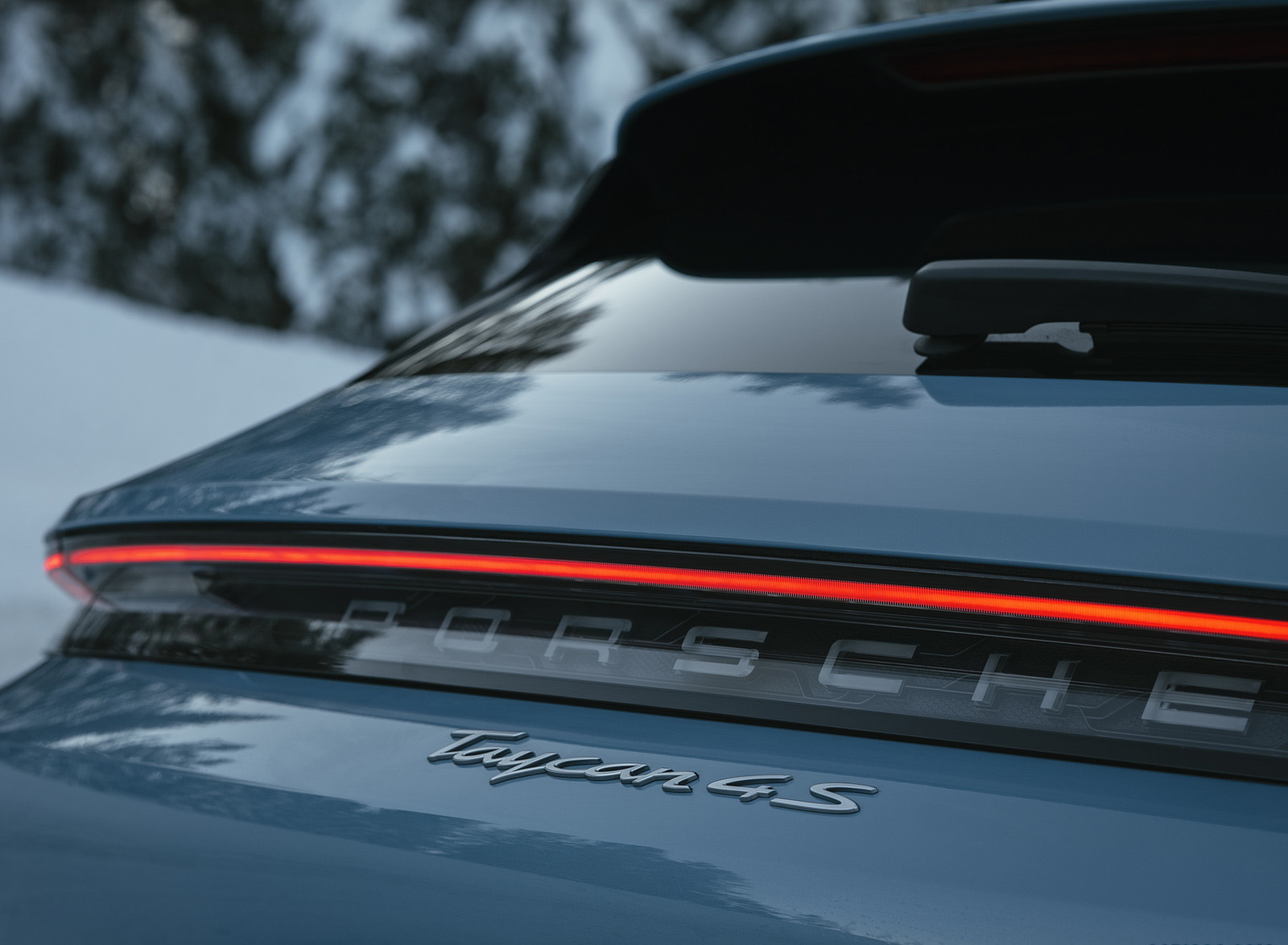 2022 Porsche Taycan 4S Sport Turismo (Color: Frozen Blue Metallic) Detail Wallpapers (14)