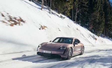 2022 Porsche Taycan Sport Turismo (Color: Frozen Berry Metallic) Front Wallpapers 450x275 (8)