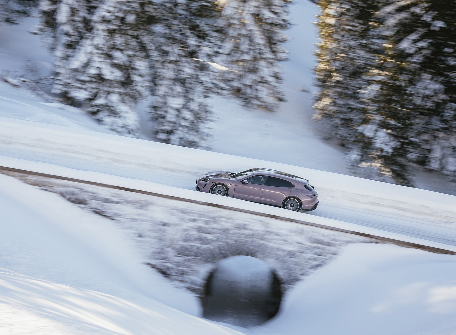 2022 Porsche Taycan Sport Turismo (Color: Frozen Berry Metallic) Side Wallpapers (15)