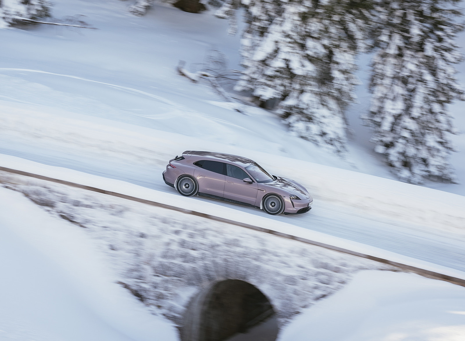 2022 Porsche Taycan Sport Turismo (Color: Frozen Berry Metallic) Side Wallpapers (14)