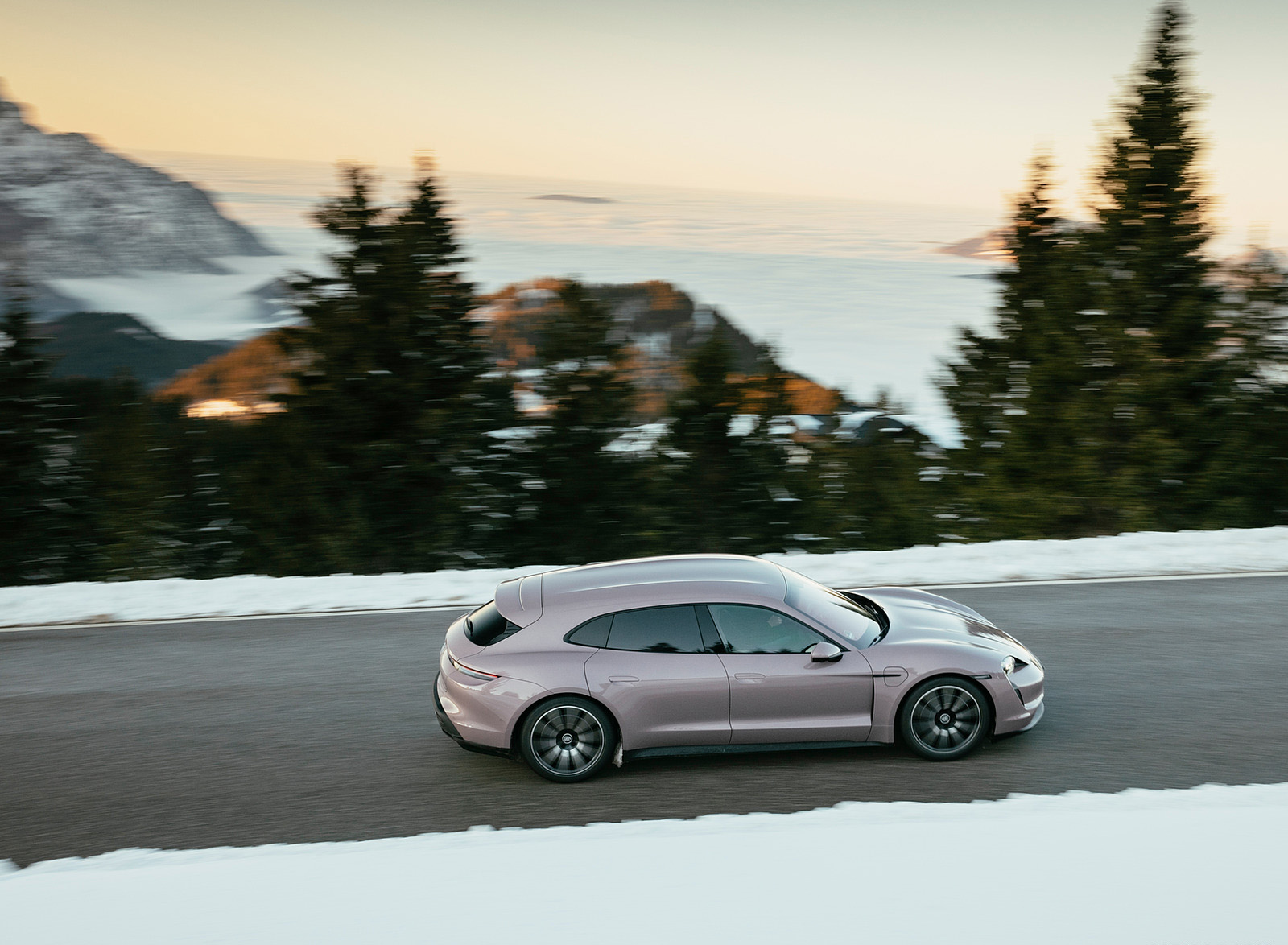 2022 Porsche Taycan Sport Turismo (Color: Frozen Berry Metallic) Side Wallpapers (12)