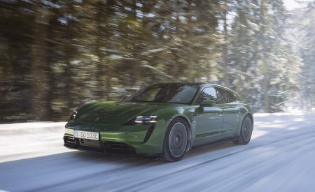 2022 Porsche Taycan Turbo S Sport Turismo (Color: Mamba Green Metallic) Front Three-Quarter Wallpapers 450x275 (3)