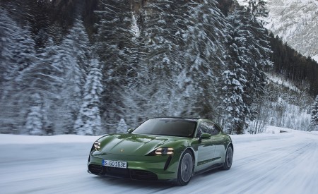 2022 Porsche Taycan Turbo S Sport Turismo (Color: Mamba Green Metallic) Front Three-Quarter Wallpapers 450x275 (4)