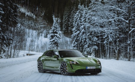 2022 Porsche Taycan Turbo S Sport Turismo (Color: Mamba Green Metallic) Front Three-Quarter Wallpapers 450x275 (17)