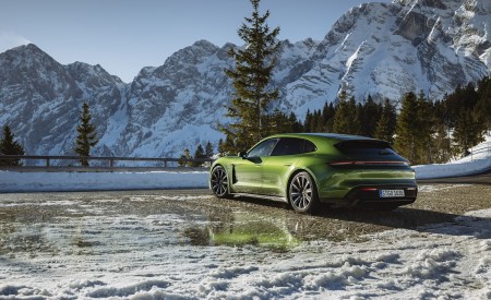 2022 Porsche Taycan Turbo S Sport Turismo (Color: Mamba Green Metallic) Rear Three-Quarter Wallpapers 450x275 (16)