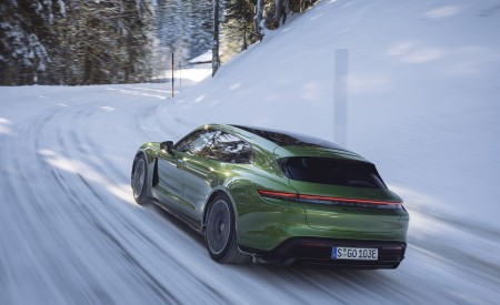 2022 Porsche Taycan Turbo S Sport Turismo (Color: Mamba Green Metallic) Rear Three-Quarter Wallpapers 450x275 (2)