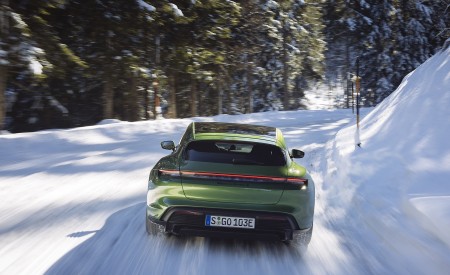 2022 Porsche Taycan Turbo S Sport Turismo (Color: Mamba Green Metallic) Rear Wallpapers 450x275 (5)