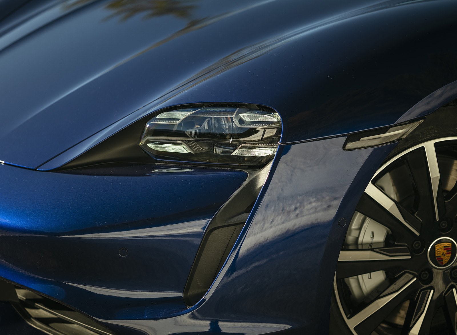 2022 Porsche Taycan Turbo Sport Turismo (Color: Gentian Blue Metallic) Headlight Wallpapers (11)