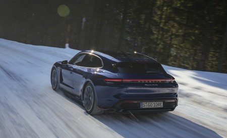 2022 Porsche Taycan Turbo Sport Turismo (Color: Gentian Blue Metallic) Rear Three-Quarter Wallpapers 450x275 (5)