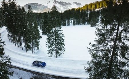 2022 Porsche Taycan Turbo Sport Turismo (Color: Gentian Blue Metallic) Top Wallpapers 450x275 (8)