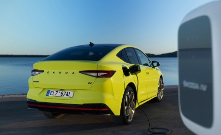 2022 Škoda ENYAQ Coupe RS iV Charging Wallpapers 450x275 (62)