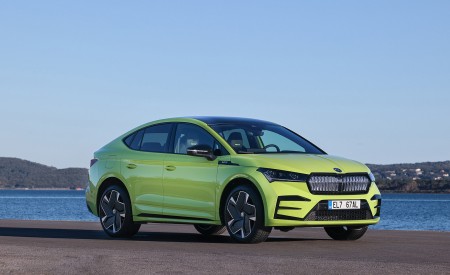 2022 Škoda ENYAQ Coupe RS iV Front Three-Quarter Wallpapers 450x275 (54)