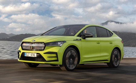 2022 Škoda ENYAQ Coupe RS iV Front Three-Quarter Wallpapers 450x275 (43)