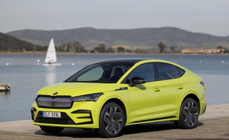 2022 Škoda ENYAQ Coupe RS iV Front Three-Quarter Wallpapers 450x275 (74)