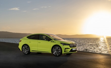 2022 Škoda ENYAQ Coupe RS iV Front Three-Quarter Wallpapers 450x275 (65)