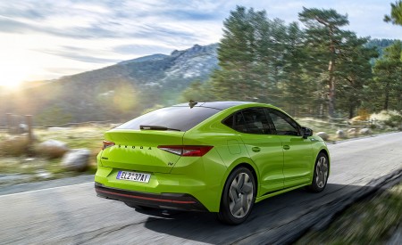 2022 Škoda ENYAQ Coupe RS iV Rear Three-Quarter Wallpapers 450x275 (4)