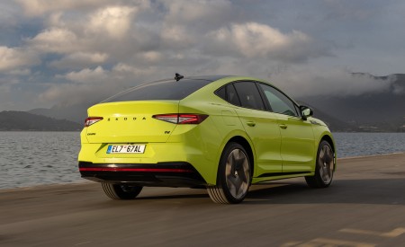 2022 Škoda ENYAQ Coupe RS iV Rear Three-Quarter Wallpapers  450x275 (45)