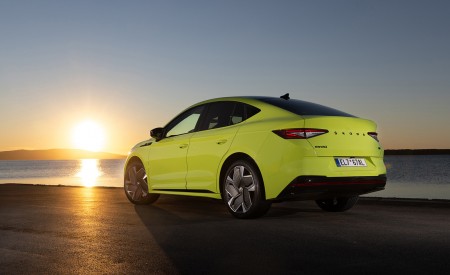 2022 Škoda ENYAQ Coupe RS iV Rear Three-Quarter Wallpapers  450x275 (68)
