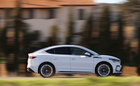 2022 Škoda ENYAQ Coupe iV (Color: Moon White) Side Wallpapers  450x275 (12)