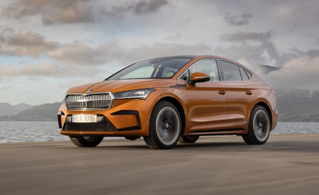 2022 Škoda ENYAQ Coupe iV (Color: Phoenix Orange) Front Three-Quarter Wallpapers 450x275 (96)