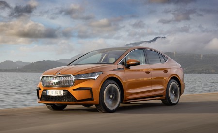 2022 Škoda ENYAQ Coupe iV (Color: Phoenix Orange) Front Three-Quarter Wallpapers 450x275 (97)