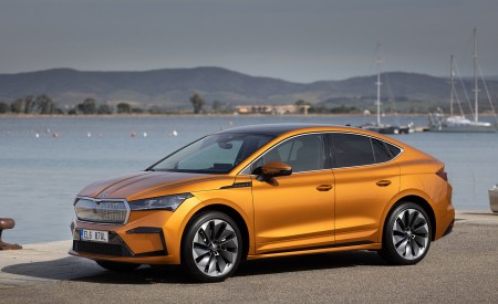 2022 Škoda ENYAQ Coupe iV (Color: Phoenix Orange) Front Three-Quarter Wallpapers 450x275 (120)