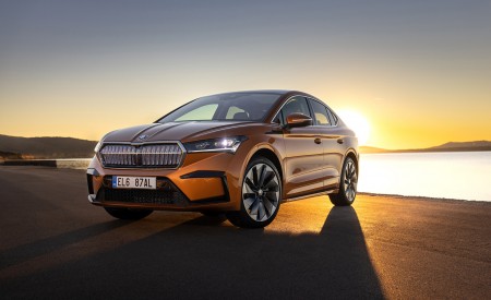 2022 Škoda ENYAQ Coupe iV (Color: Phoenix Orange) Front Three-Quarter Wallpapers 450x275 (117)