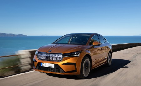 2022 Škoda ENYAQ Coupe iV (Color: Phoenix Orange) Front Three-Quarter Wallpapers 450x275 (87)