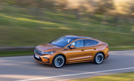 2022 Škoda ENYAQ Coupe iV (Color: Phoenix Orange) Front Three-Quarter Wallpapers 450x275 (59)